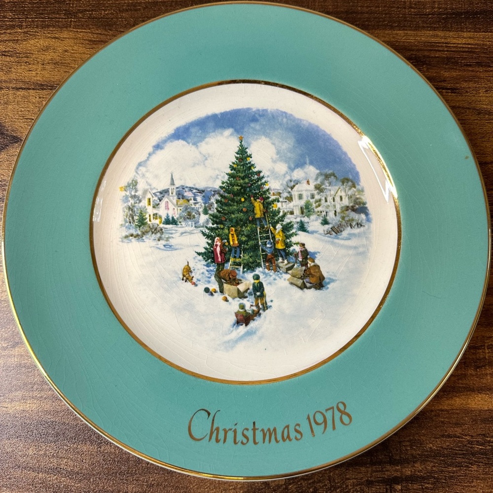 Avon 1978 Christmas Plate Series